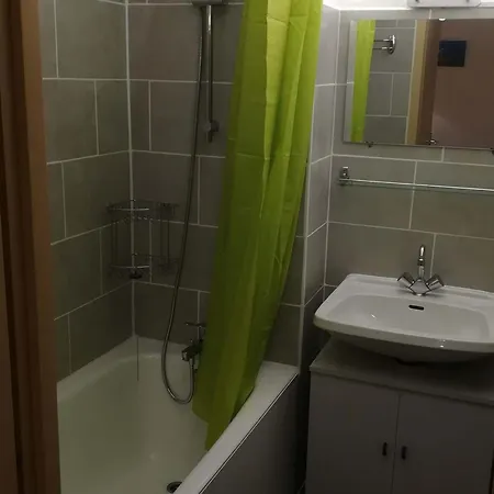 Sud, 4/5 Pers, 2*, Parking, Balcon - Fr-1-263-449 *